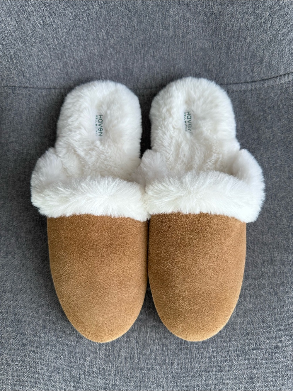 Haven Suede Faux-Fur Lined Women’s Slippers in Tan and White sz8